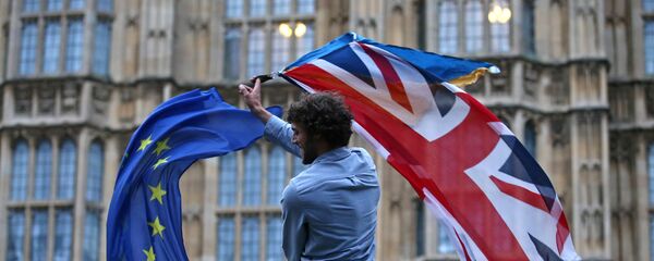 Lielbritānijas un ES kaeogi Lielbritānijas un ES kaeogi - Sputnik Latvija