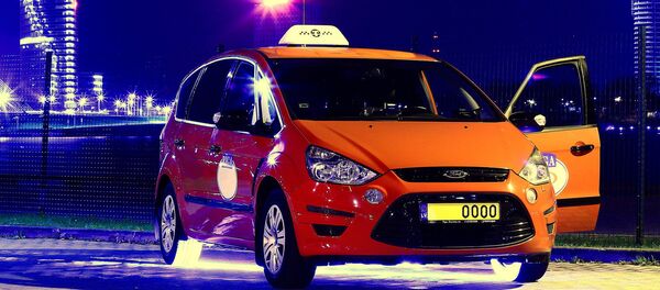 Такси на рижской набережной Такси на рижской набережной - Sputnik Latvija