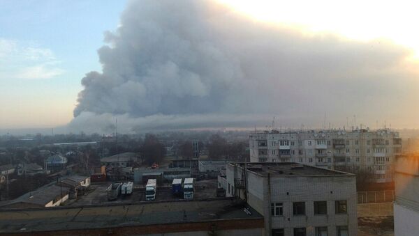 Пожар на складе боеприпасов в городе Балаклея Харьковской области 23 марта 2017 - Sputnik Латвия