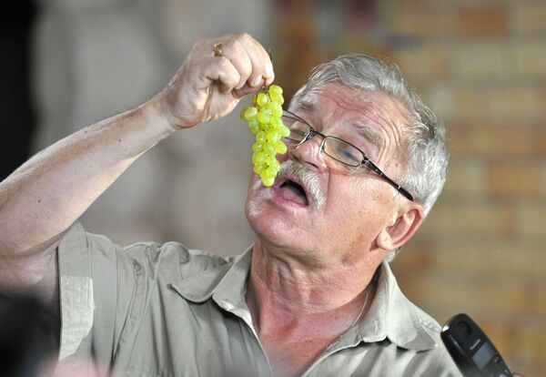 Актер и режиссер Сергей Никоненко Актер и режиссер Сергей Никоненко - Sputnik Латвия