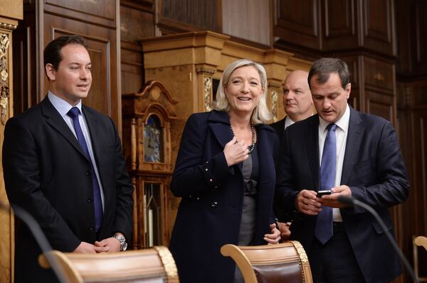 Встреча Сергея Нарышкина и Марин Ле Пен Встреча Сергея Нарышкина и Марин Ле Пен - Sputnik Латвия