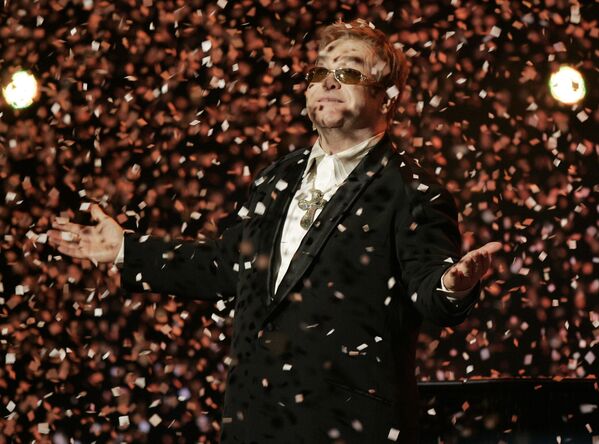 Музыкант Элтон Джон во время своего концерта в Нью-Йорке в Madison Square Garden - Sputnik Латвия