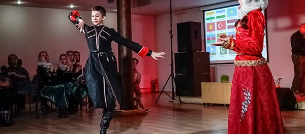 В Риге отметили весенний новогодний праздник равноденствия Навруз - Sputnik Латвия