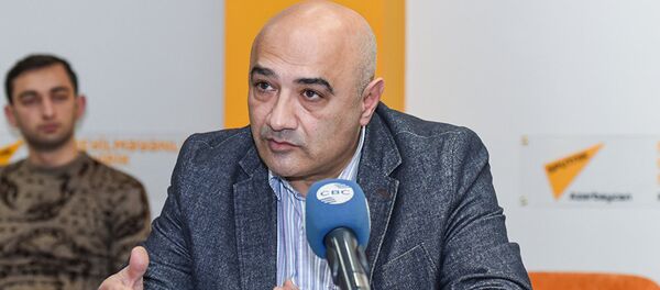 Политолог Тофик Аббасов - Sputnik Латвия