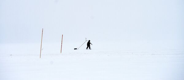 Рыбак на озере Рыбак на озере - Sputnik Латвия