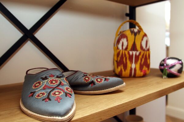 Открытие узбекского шоу-рума Moel Bosh в Риге - Sputnik Латвия