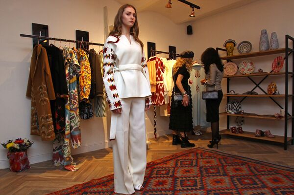 Открытие узбекского шоу-рума Moel Bosh в Риге - Sputnik Латвия