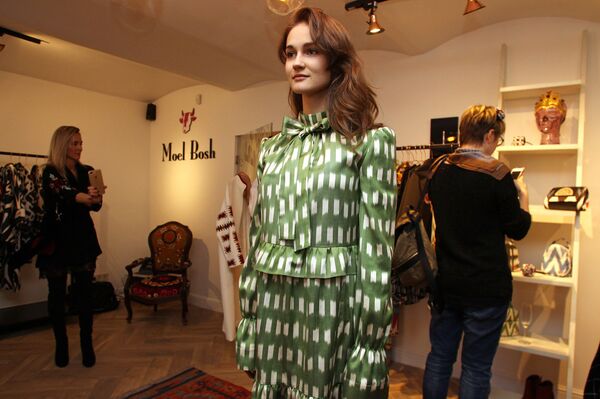 Открытие узбекского шоу-рума Moel Bosh в Риге - Sputnik Латвия