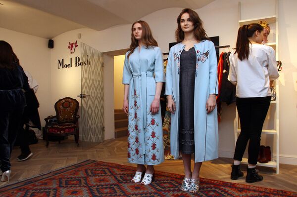 Открытие узбекского шоу-рума Moel Bosh в Риге - Sputnik Латвия