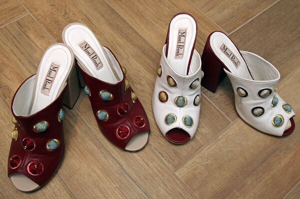 Посмотрите на меня: креативные находки дизайнеров на Неделе моды в Риге Посмотрите на меня: креативные находки дизайнеров на Неделе моды в Риге - Sputnik Латвия