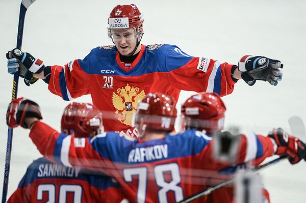 Игрок сборной России Сергей Шумаков - Sputnik Латвия