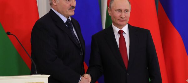 Baltkrievijas prezidents Aleksandrs Lukašenko un Krievijas prezidents Vladimirs Putins Baltkrievijas prezidents Aleksandrs Lukašenko un Krievijas prezidents Vladimirs Putins - Sputnik Latvija