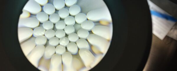 Проверка таблеток на внешний вид Проверка таблеток на внешний вид - Sputnik Latvija