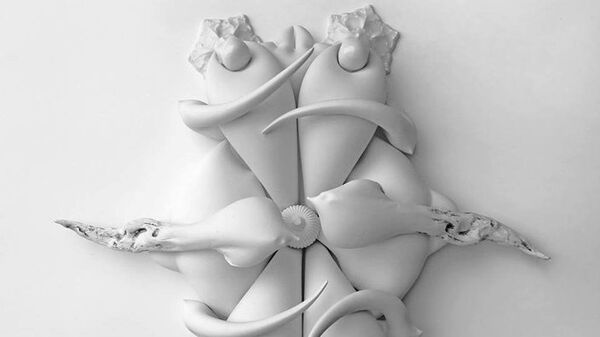 Фрагмент работы Мари Хосе Кастелло Девушка в голубом - Sputnik Латвия