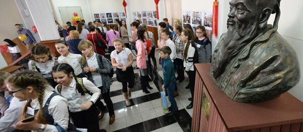 Тотальный словарный диктант по китайскому языку во Владивостоке - Sputnik Латвия