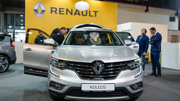 Компактный кроссовер Renault Koleos, модель прошла рестайлинг в 2016 году - Sputnik Латвия