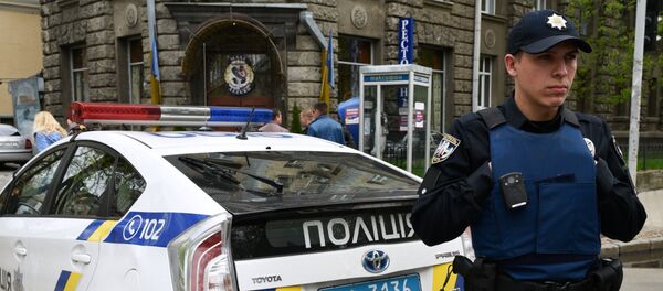 Ukrainas policijas darbinieki Kijevā Ukrainas policijas darbinieki Kijevā - Sputnik Latvija