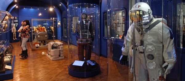 Экспонаты отдела космической медицины музея истории медицины им. П. Страдыня в Риге - Sputnik Латвия