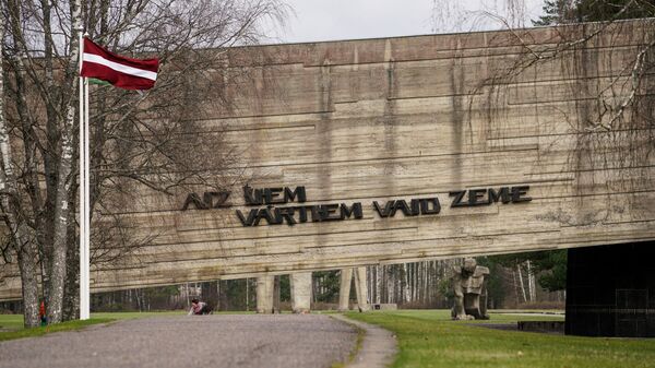 Мемориальный комплекс Саласпилс - За этими воротами стонет земля Мемориальный комплекс Саласпилс - За этими воротами стонет земля - Sputnik Латвия