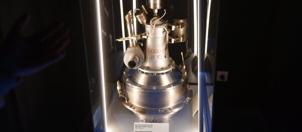 Kosmiskā kuģa Buran vadības reaktīvās sistēmas dzinējs - Sputnik Latvija