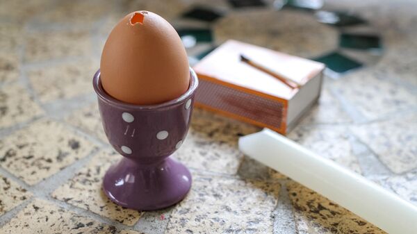 Как сделать из яйца Ваньку-встаньку Как сделать из яйца Ваньку-встаньку - Sputnik Латвия