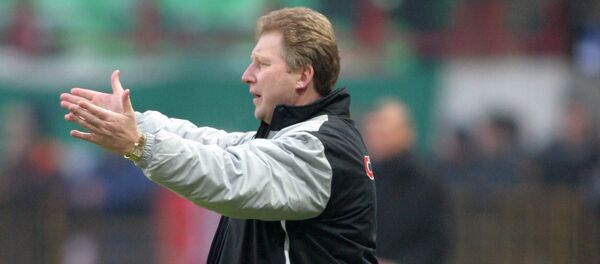 Футбольный тренер Александр Старков - Sputnik Латвия