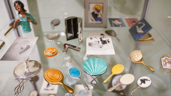 Выставка старинных зеркалец в Доме-музее Аспазии - Sputnik Латвия