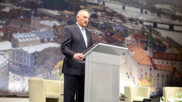 От любви до ненависти: как жители Латвии относятся к своим президентам - Sputnik Латвия