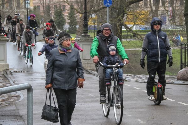 Твидовый заезд на велосипедах в Риге - Sputnik Латвия