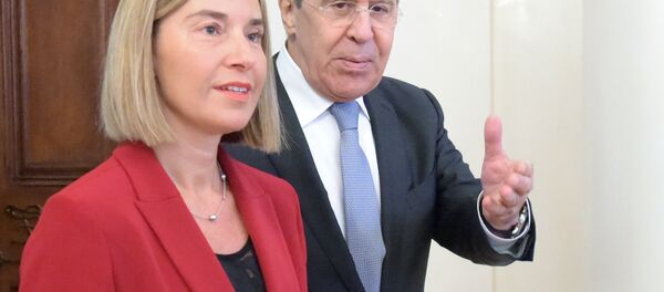 ES augstā pārstāve ārlietās un drošības politikas jautājumos Federika Mogerīni ieradās Maskavā, lai tiktos ar Krievijas ārlietu ministru Sergeju Lavrovu. ES augstā pārstāve ārlietās un drošības politikas jautājumos Federika Mogerīni ieradās Maskavā, lai tiktos ar Krievijas ārlietu ministru Sergeju Lavrovu. - Sputnik Latvija
