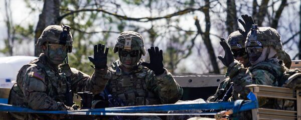 Американские военные передают привет Американские военные передают привет - Sputnik Latvija