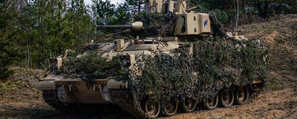 Бронетранспортер США M2A3 Bradley на международных учениях Summer Shield XIV Бронетранспортер США M2A3 Bradley на международных учениях Summer Shield XIV - Sputnik Latvija