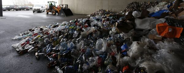 Открытие завода по сортировке и переработке мусора - Sputnik Латвия