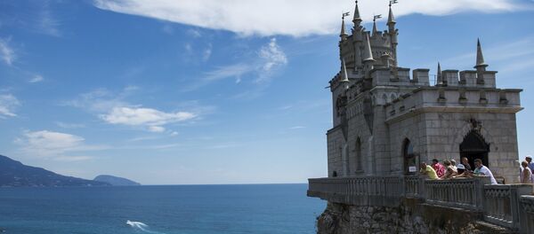 Памятник архитектуры и истории Ласточкино гнездо в поселке Гаспра в Крыму - Sputnik Латвия