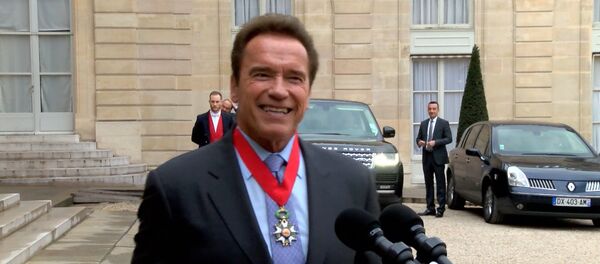 Švarcenegers kļuvis par Goda Leģiona ordeņa komandoru Švarcenegers kļuvis par Goda Leģiona ordeņa komandoru - Sputnik Latvija