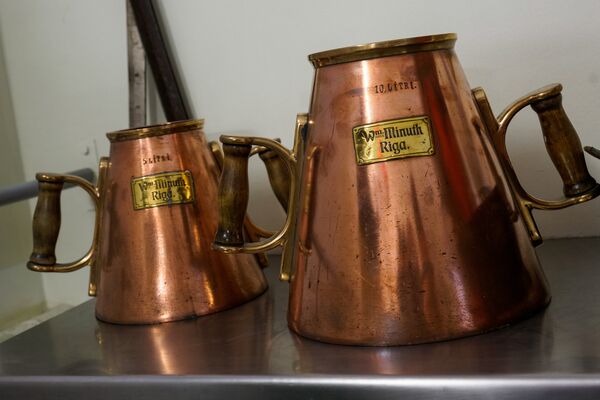 Мерные медные вёдра на 5 и 10 литров - Sputnik Латвия