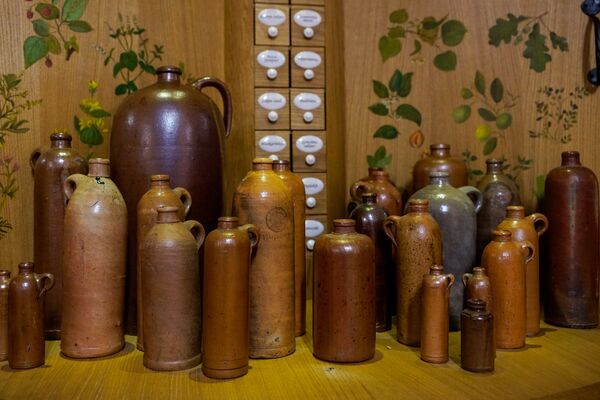 Эволюция глиняной бутылки для Рижского бальзама - Sputnik Латвия