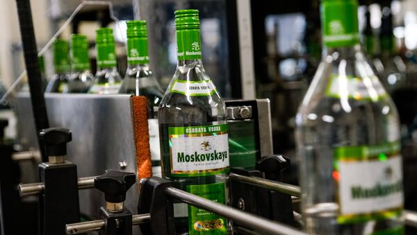 Знаменитая Московская водка производится только в Латвии - Sputnik Латвия