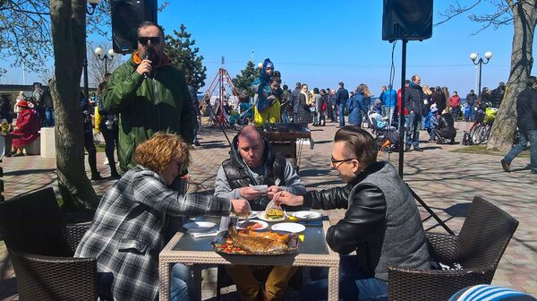 Фестиваль еды в Зеленоградске Фестиваль еды в Зеленоградске - Sputnik Латвия