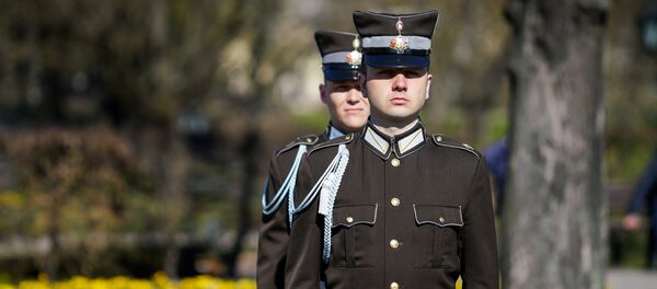 Солдаты Роты почётного караула Солдаты Роты почётного караула - Sputnik Латвия