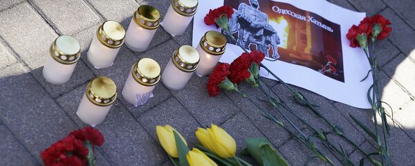 Митинг памяти мирных граждан, сожженных в Одессе 2 мая 2014 года - Sputnik Латвия