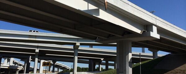 Ceļš un ceļa pārvads Ceļš un ceļa pārvads - Sputnik Latvija