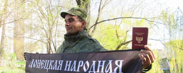 Айо Бенес получил паспорт ДНР Айо Бенес получил паспорт ДНР - Sputnik Latvija
