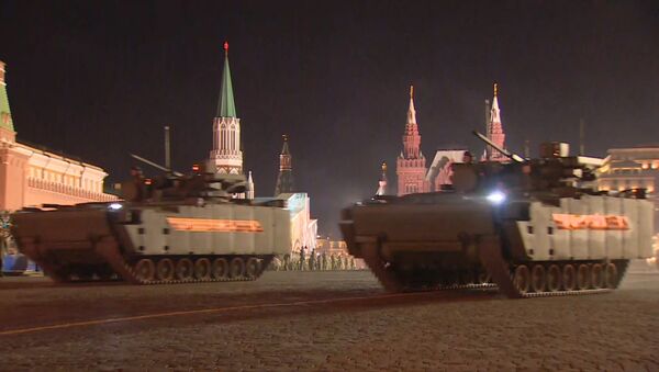 Кадры ночной репетиции парада Победы в Москве - Sputnik Латвия