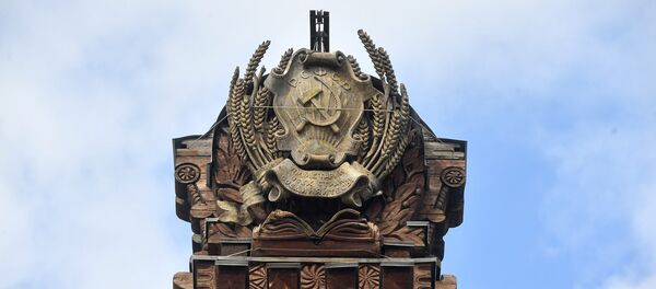 Герб РСФСР на крыше павильона №67 Карелия (Советская печать) - Sputnik Латвия