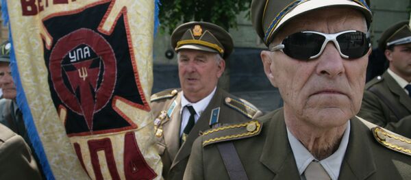 Ветераны Украинской Повстанческой Армии (УПА) отпраздновали День Героев во Львове Ветераны Украинской Повстанческой Армии (УПА) отпраздновали День Героев во Львове - Sputnik Latvija