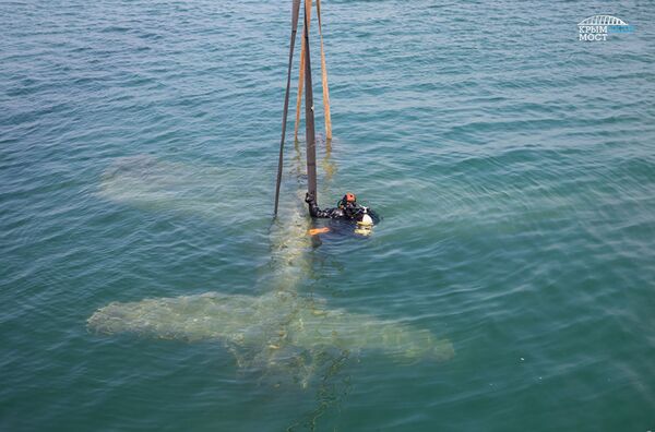 Операция по подъему Р-40 со дна Керченского пролива Операция по подъему Р-40 со дна Керченского пролива - Sputnik Латвия