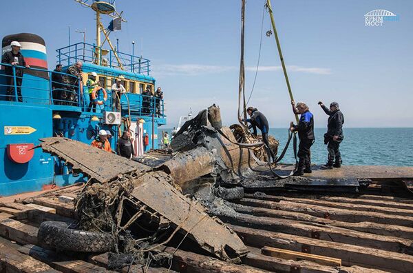 Операция по подъему Р-40 со дна Керченского пролива Операция по подъему Р-40 со дна Керченского пролива - Sputnik Латвия