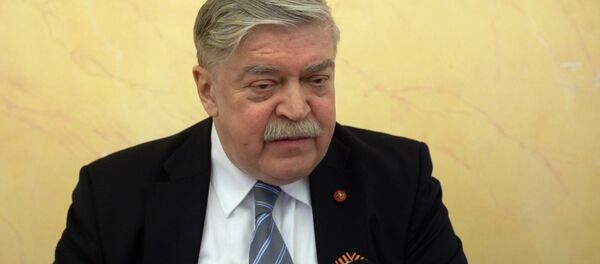 Евгений Лукьянов поздравил ветеранов с праздником - Sputnik Латвия