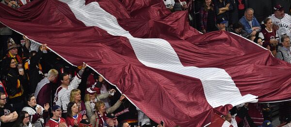 Болельщики сборной Латвии перед началом матча группового этапа чемпионата мира по хоккею - 2017 - Sputnik Латвия